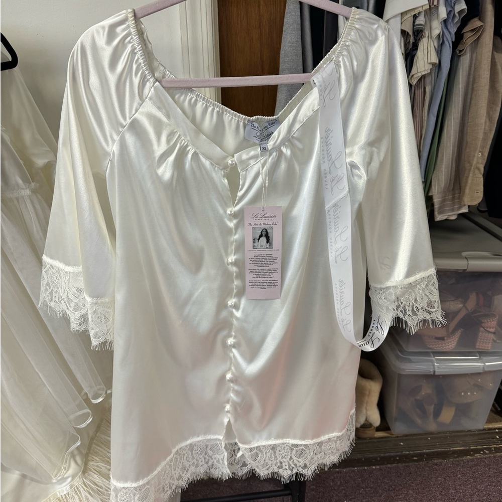 Le Laurier Bridal Robe
